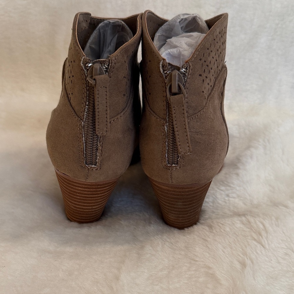 Violet & Red Jackson Lazer Cut Topline Booties In Taupe Faux Suede - Picture 5 of 16